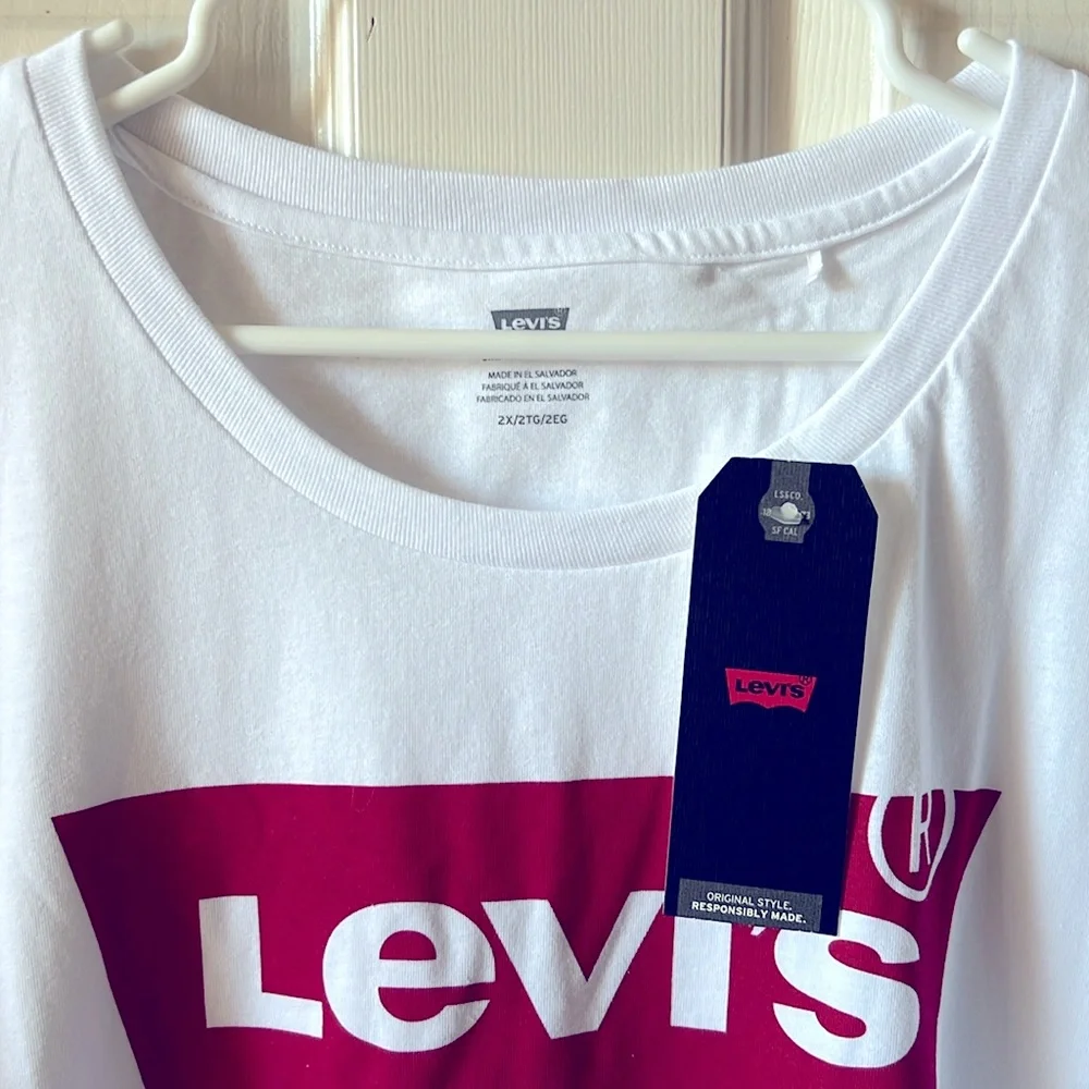NWT Levi’s Men’s or Women’s 2X white T shirt - Picture 3 of 7
